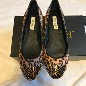 NWT - Leopard print flats!